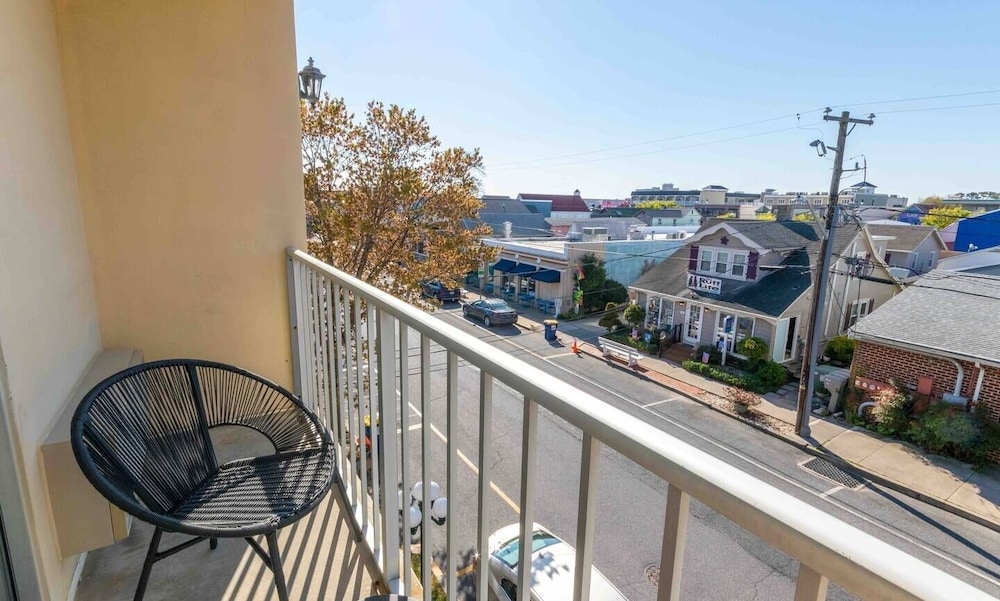 Rehoboth Beach Vacations - Cape Suites Room 3 - Free Parking! 2 Bedroom Hotel Room by RedAwning - Property Image 7