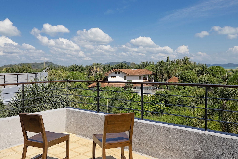 Spacious 3BR Pool Access Villa Argent 7 view 5