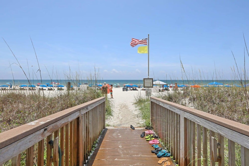 Regency Isle 1102 3 3 2 Covered Parking Spots Penthouse
