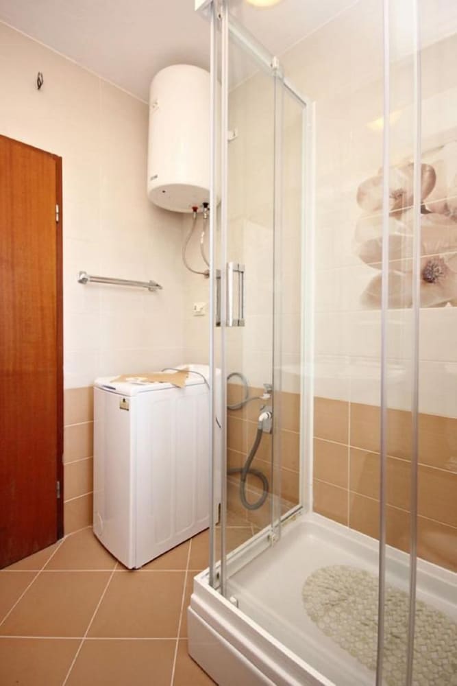 Ljube - Quiet Location & Close to the Beach - A1 view 2