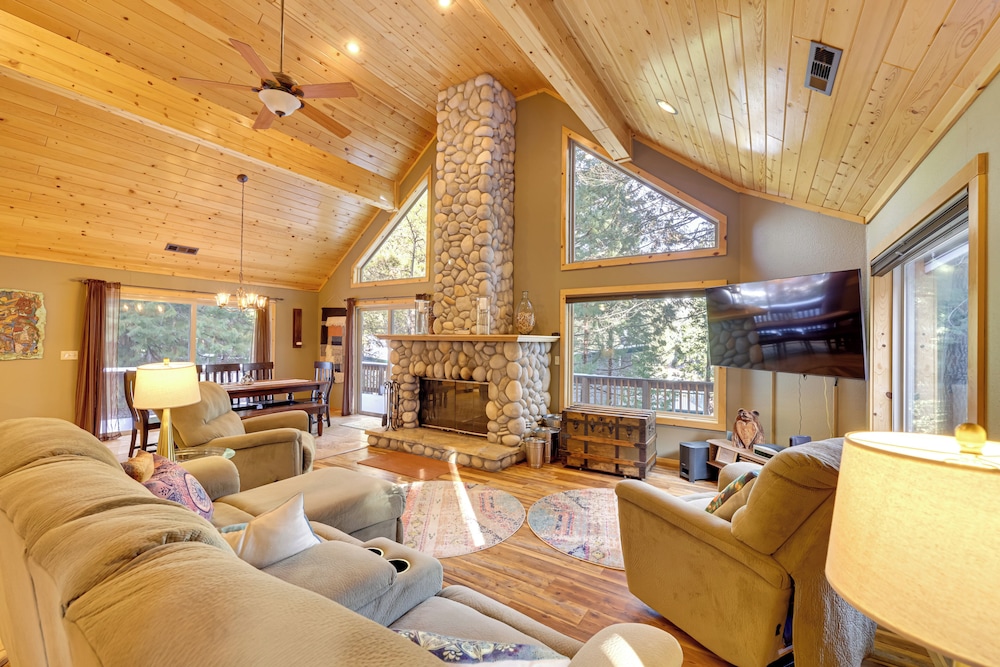 5 Mi to Dodge Ridge: Cabin in Strawberry