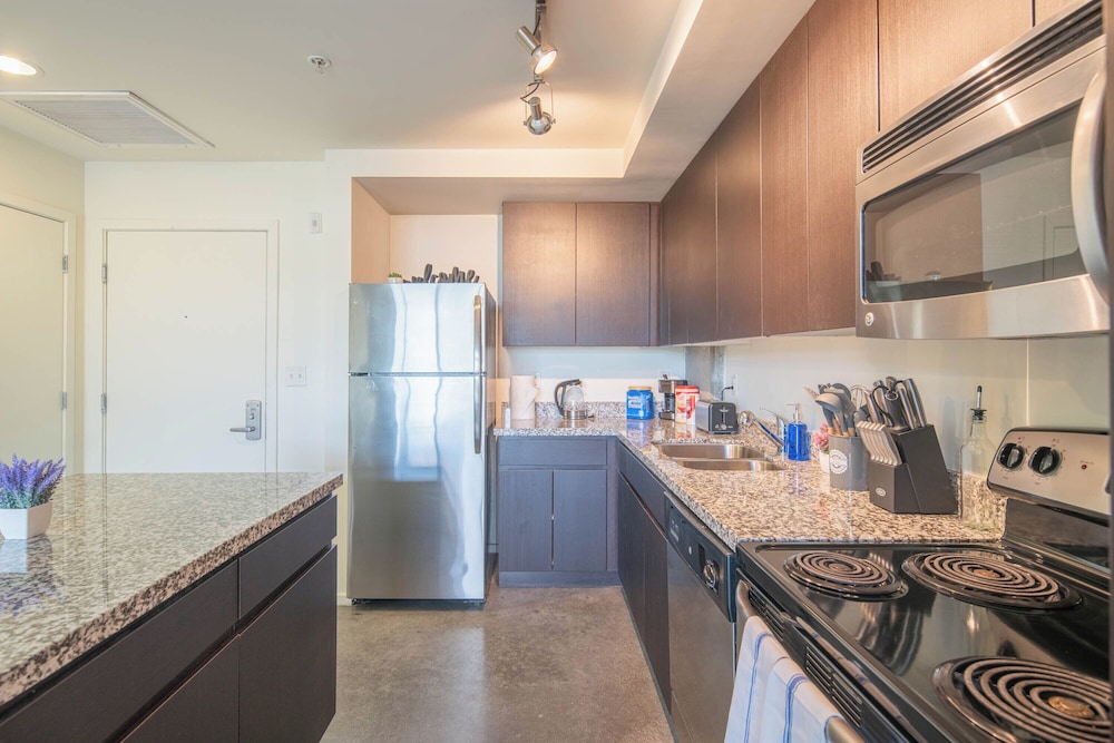 ROVE LIVING/KL - Roosevelt Point