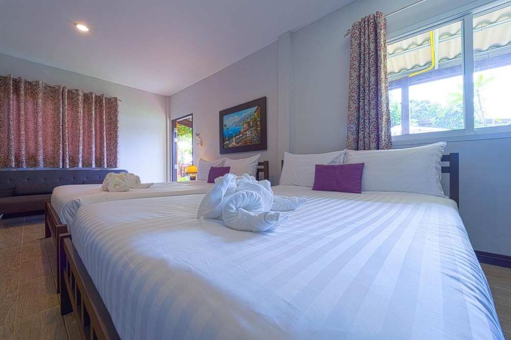 Fantastic Resort Near Town Location BS88