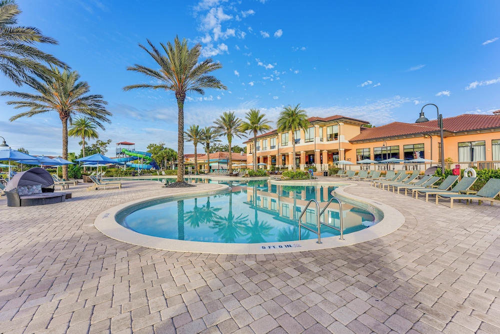 3 Mi to Disney: Retreat w/ Hot Tub & Resort Perks!
