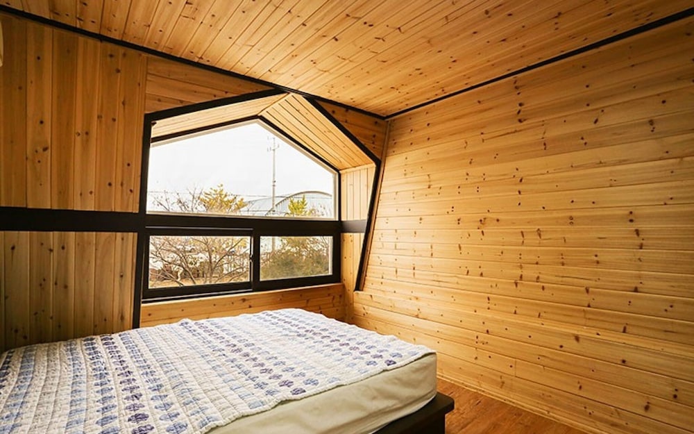 Muan Punggyeong Pension view 5