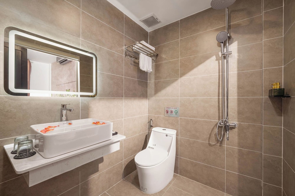 Kly Luxury Hotel