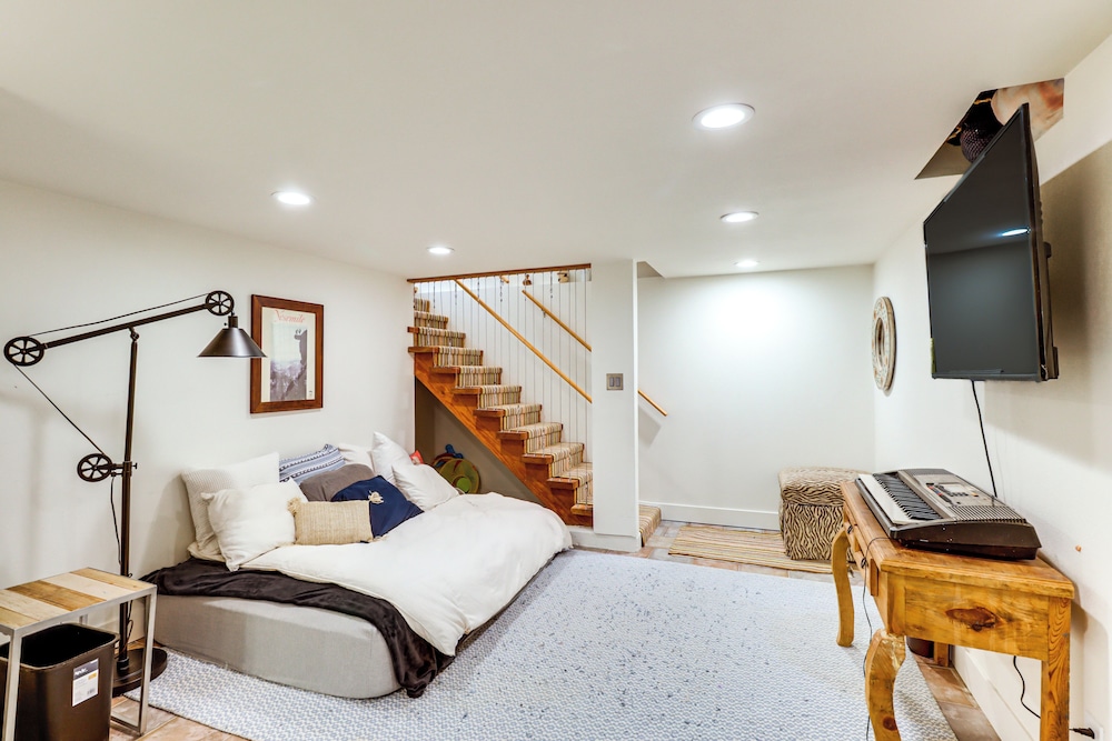 24 Mi to Slopes! Family Reno Home w/ Outdoor Oasis