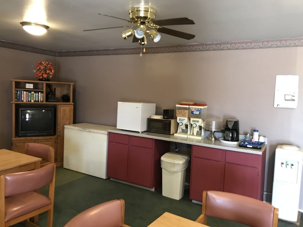 American Inn by OYO Colorado City I-20