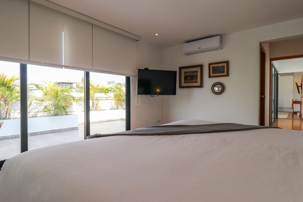 w Radiant 2BR w Modern Terrace in Miraflores