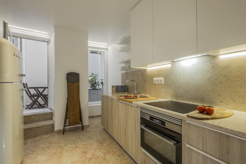 Santos Apartments by Linc