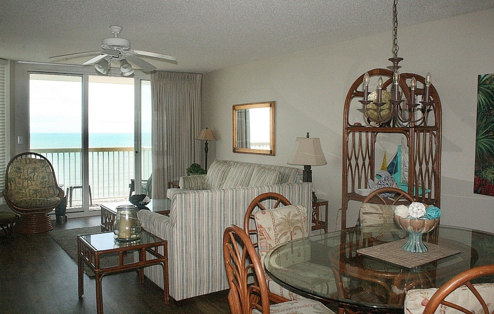 Sunrise Pointe 11f 3 Bedroom Condo by RedAwning