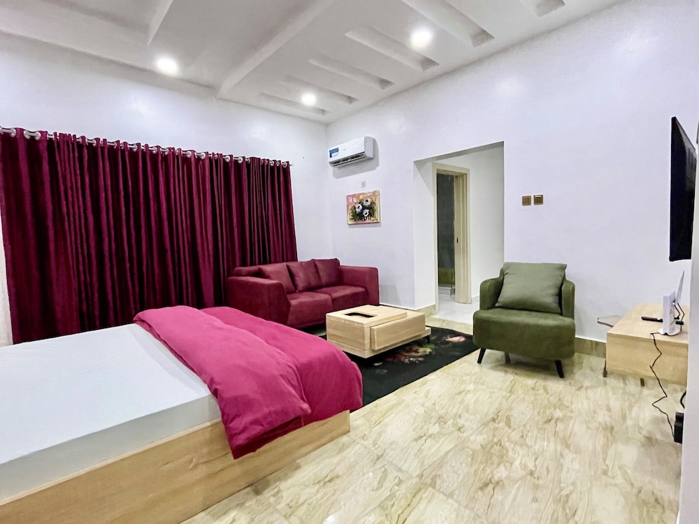FURNISHED APARTMENTS