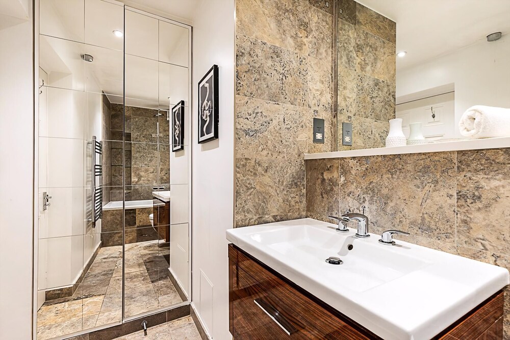 Stylish Shepherd's Bush Flat With Patio