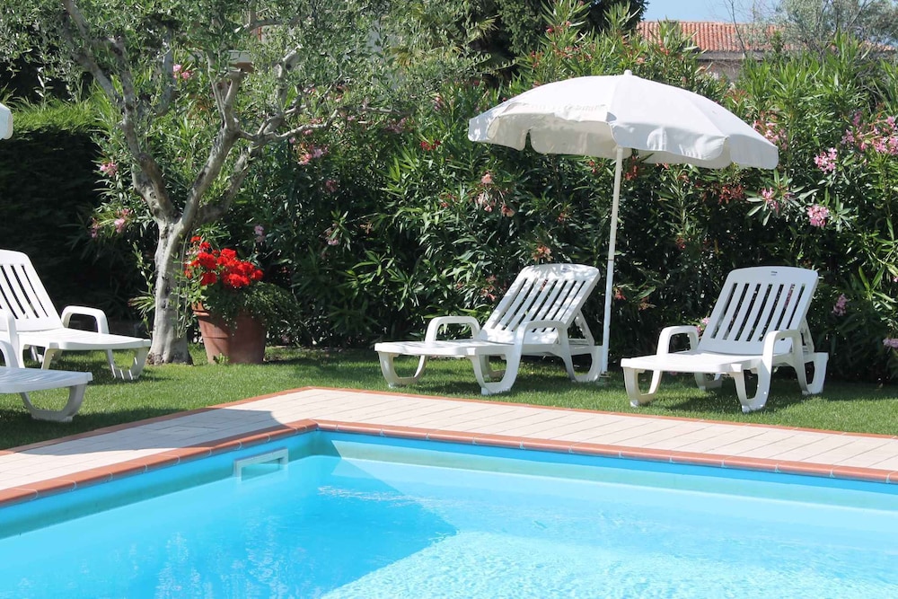 Ferienwohnung mit Terrasse und Pool