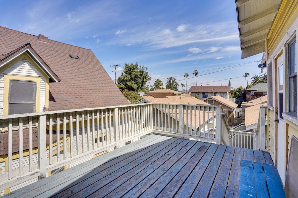 1 Mi to Dtwn! Bright Long Beach Apartment