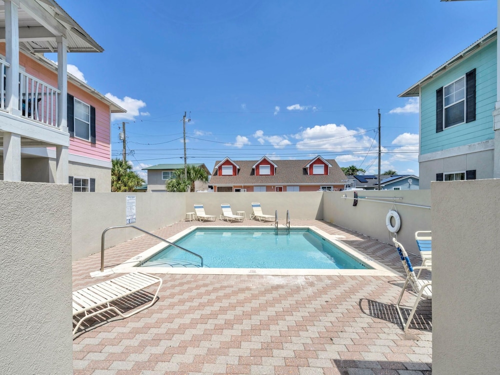 Seaview Village #8