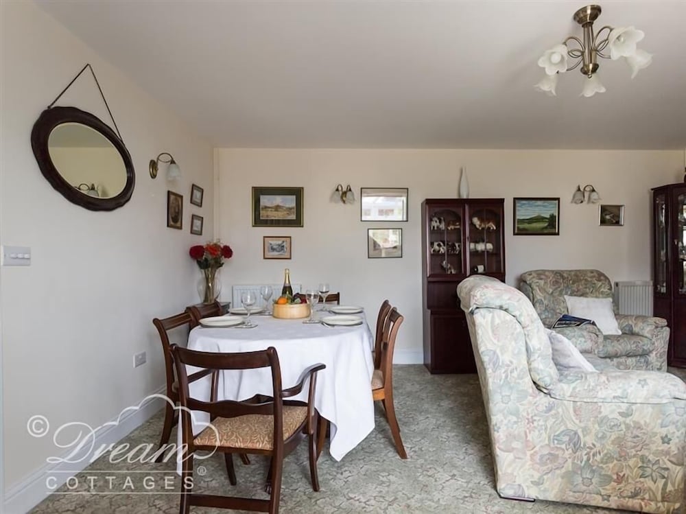 Grazeland Cottage view 4