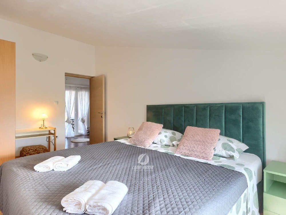 Villa in Galizana With Bubble Bath