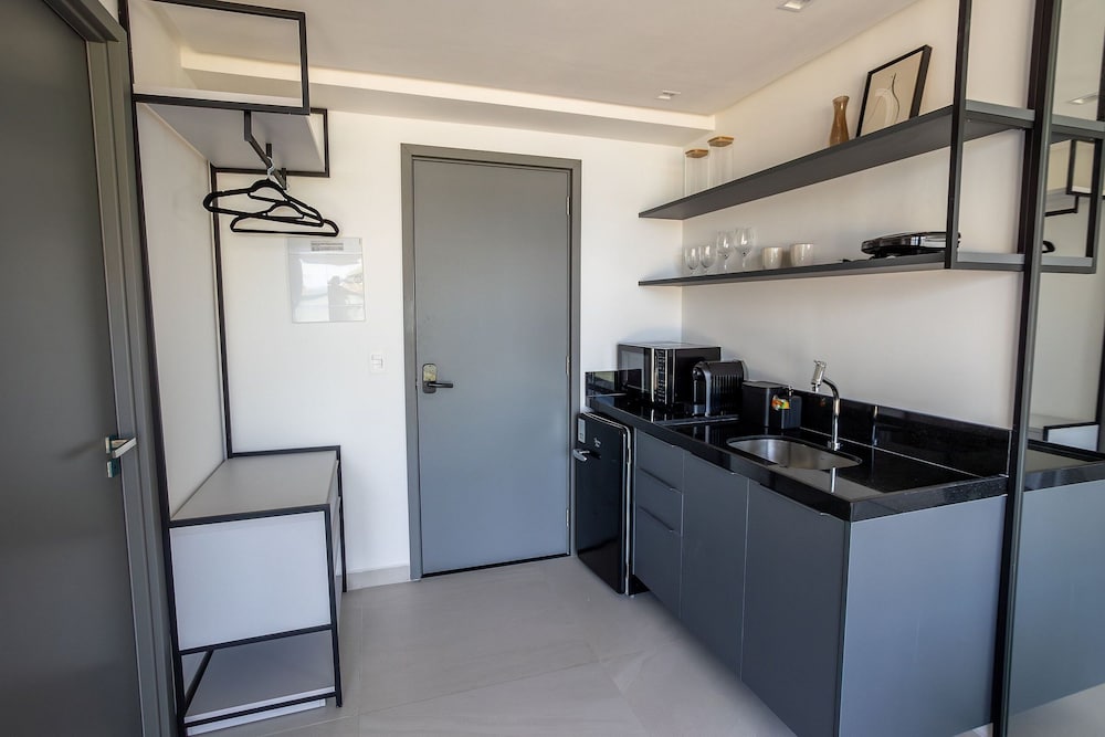 Breeze Residence By Carpediem