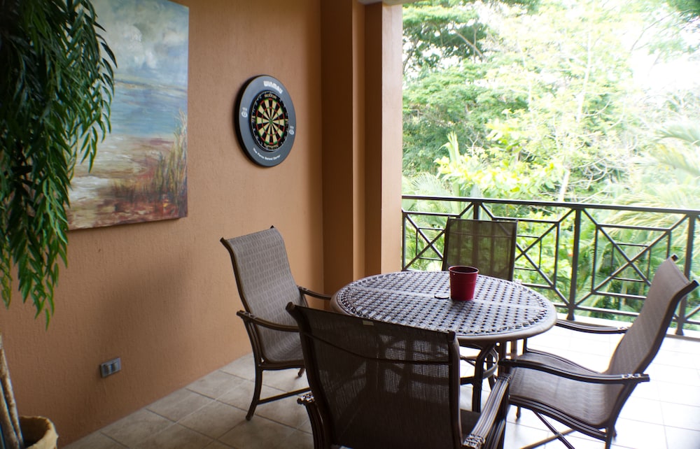 CR Luxury Los Sueños Condos