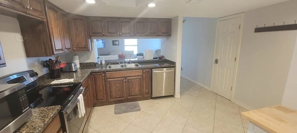 2 Levels Pool Near Beach 2 Patios 2 Bedroom Apts