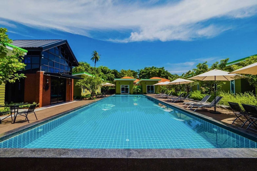 Sky hip resort jomtean pattaya
