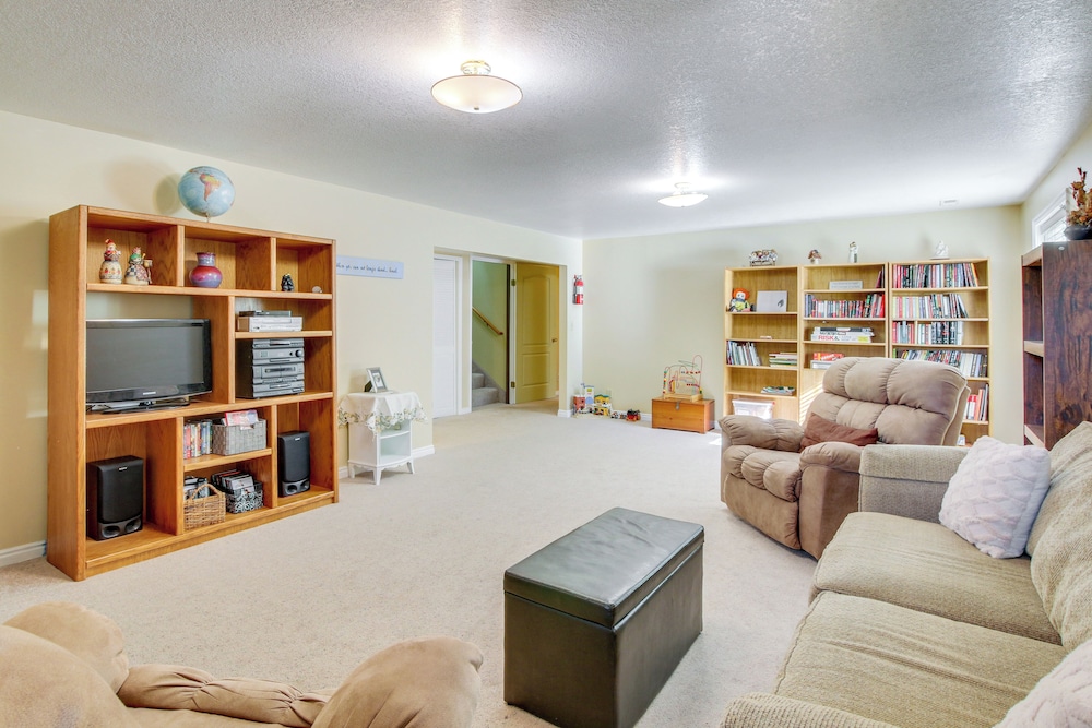 5 Mi to Downtown Logan: Scenic Retreat w/ Patio