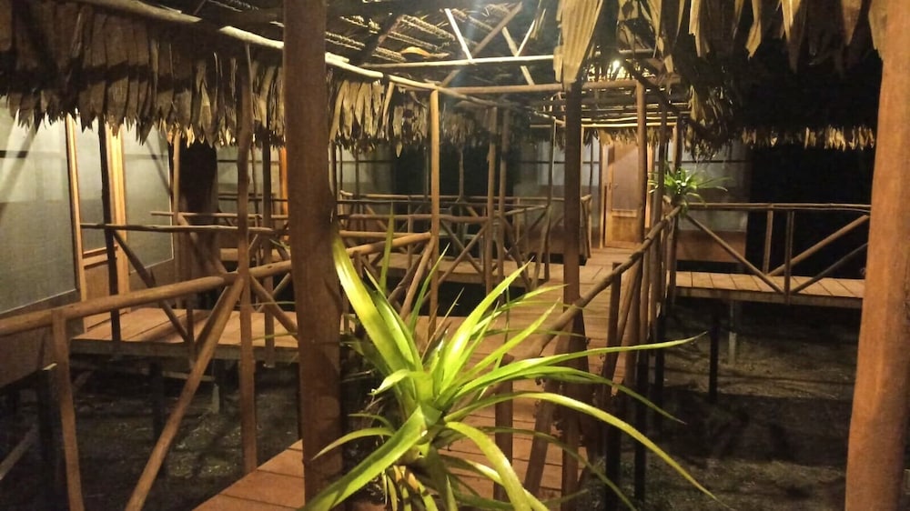 Avatar Amazon Lodge & Canopy Park