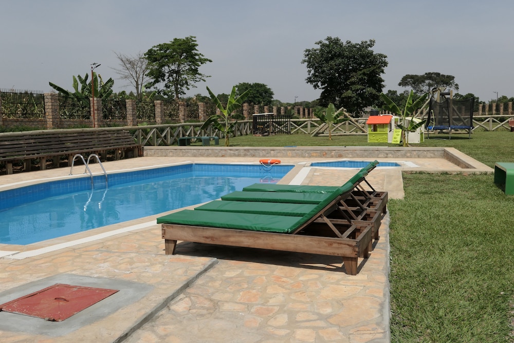 Buvi Lodge
