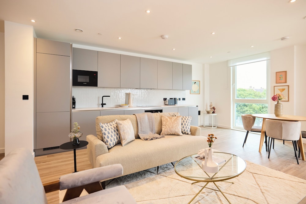 The Tottenham Escape - Lovely 2bdr Flat With Balcony