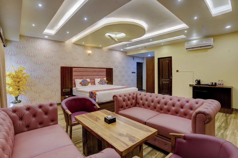 FabHotel Prime SN Blue