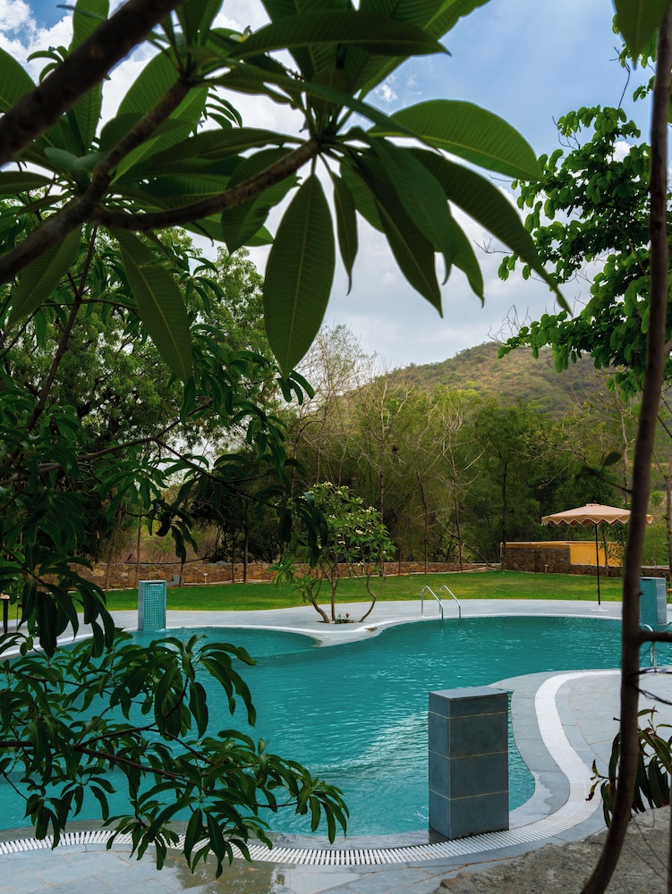 DEV BAGH LUXURIOUS PRIVATE SUITES