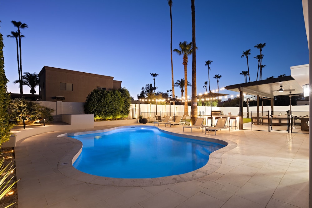 D&G Retreat-resort Style Backyard-north Scottsdale