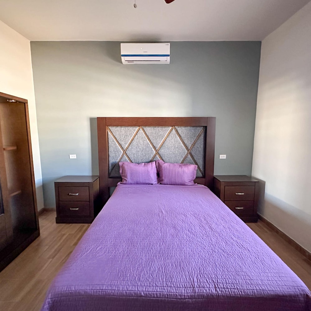Sleek Downtown Escape With Private Parking