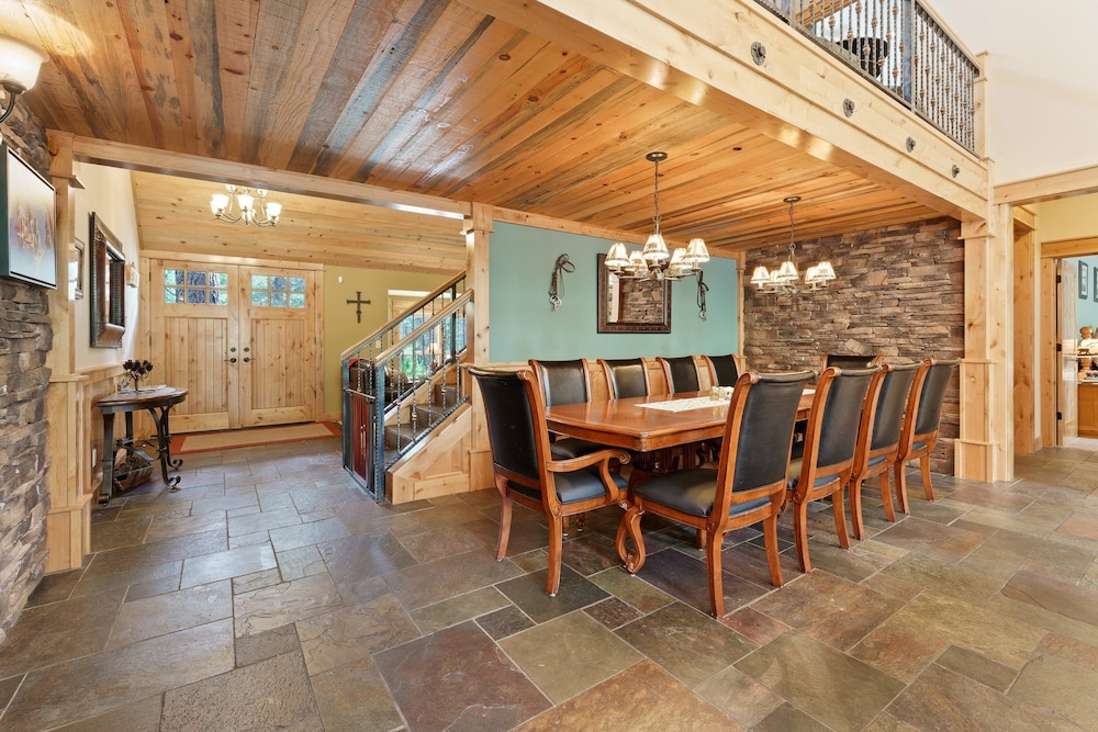 4 Red Fir 6 Bedroom Home