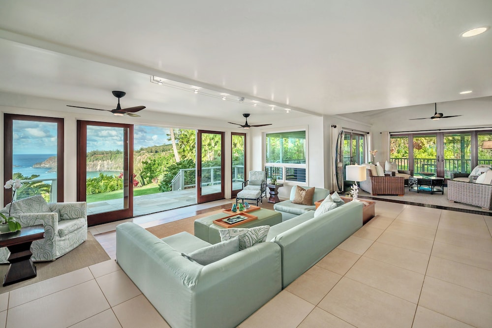 Secret Beach House in Kilauea