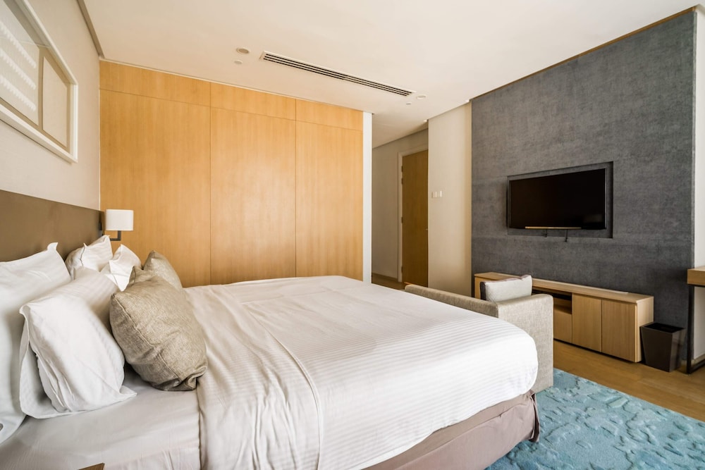 188 Luxury Suites by Plush