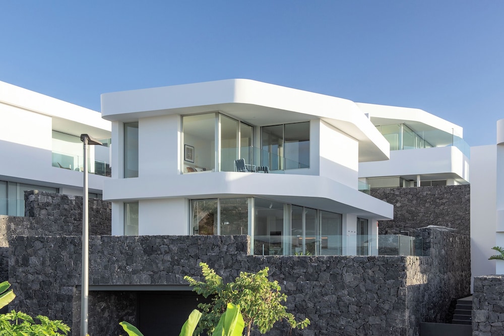 Villa Superior 1 - Casangular by Upper