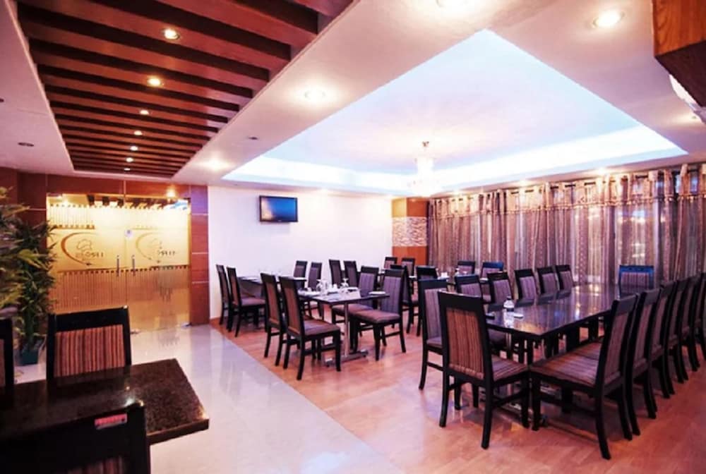 Food & Beverage