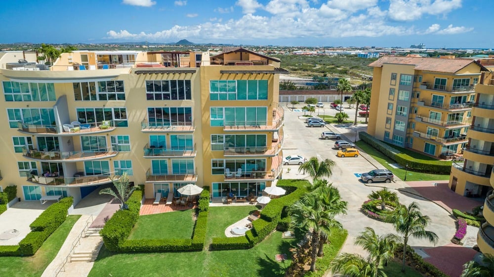 2BR 3BA Condo on Eagle Beach w Amazing Amenities