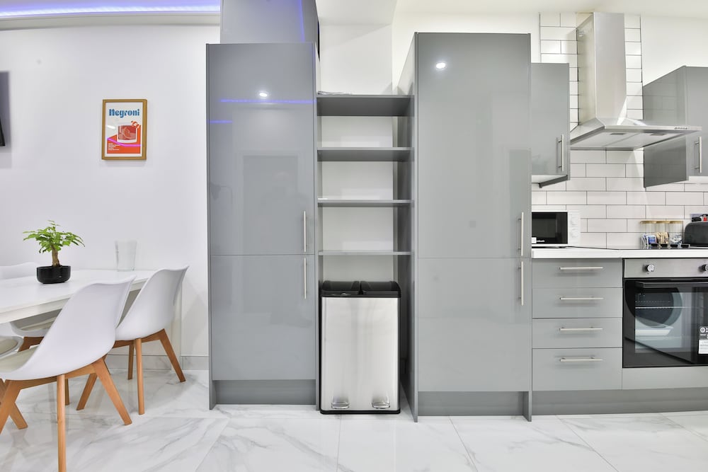 Modern 2 Bed House - Sleeps 4