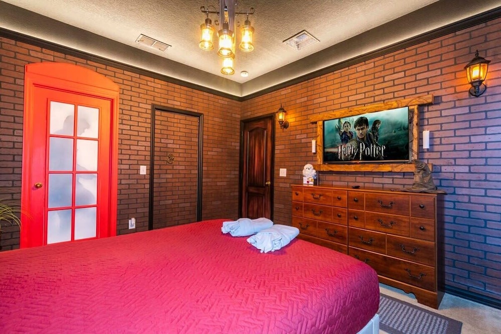 Marvelous 4Bd Close to Disney w/ Pool at 313 Tuscan Hills - Image 4