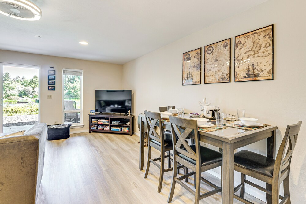 23-mile Canal On-site: Condo in Ocean Shores!