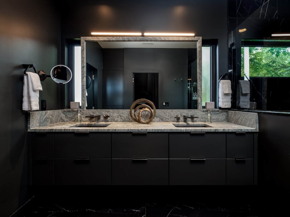 Luxury Home - The Retreat House