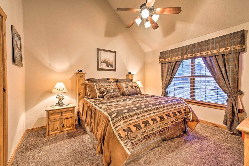 Resort Perks! Woodsy Family Retreat Near SDC view 5