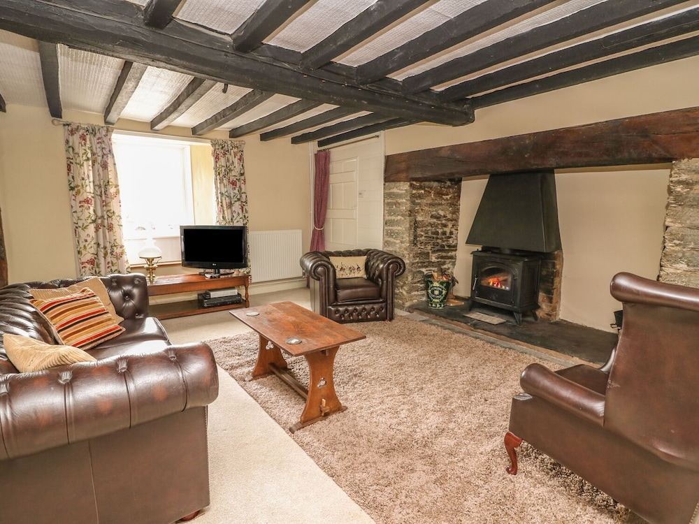 Penlone Cottage view 4