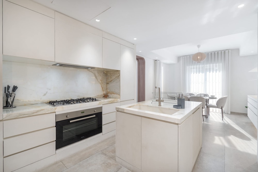 Luxury 4BR Villa-al Reem 3-perfect Family Getaway