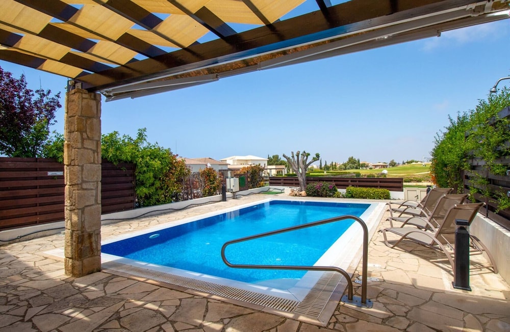Hg07 Adjacent to Aphrodite Hills- Private Pool, Large Terrace