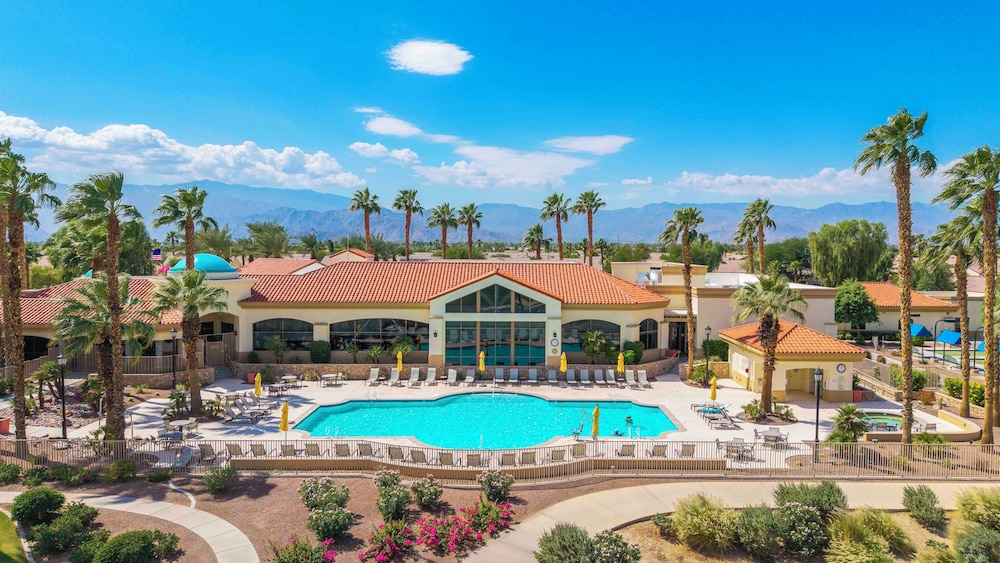 Desert Fairway Oasis