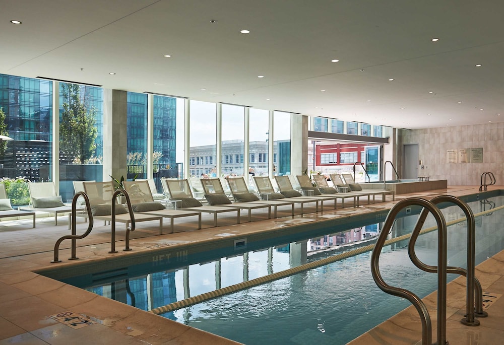 Lux 67fl Apt Lake Views Top Residential Sky Deck
